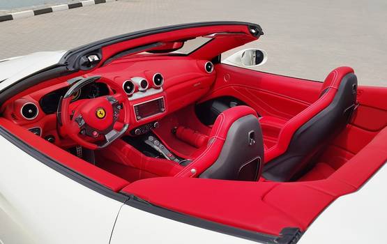 Ferrari California T rental in Dubai - CarHire24